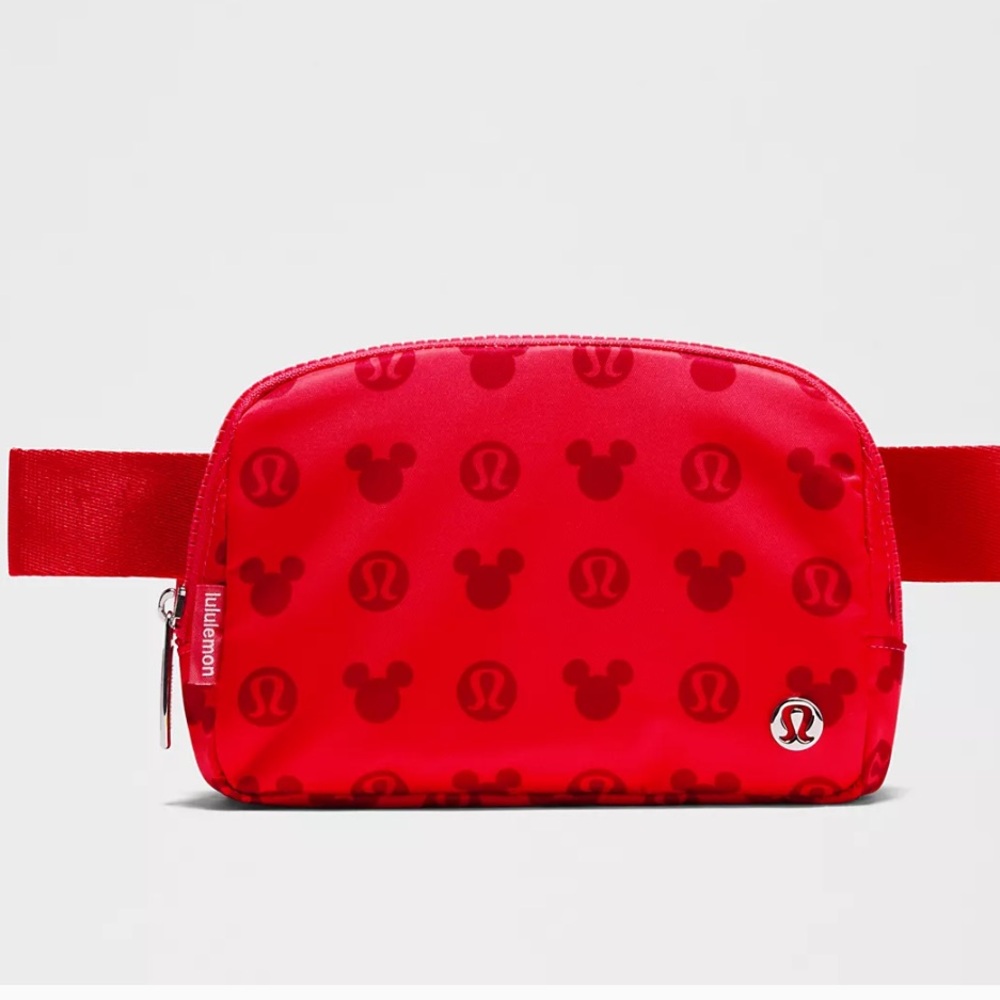 NWT Lululemon Disney everywhere Belt bag Mickey logo print 1L classic PINK